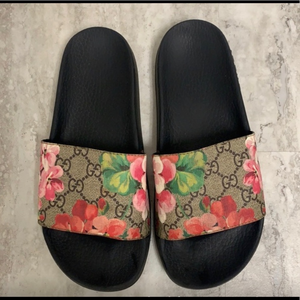 GG Blooms Supreme floral slide sandal Sz 38.